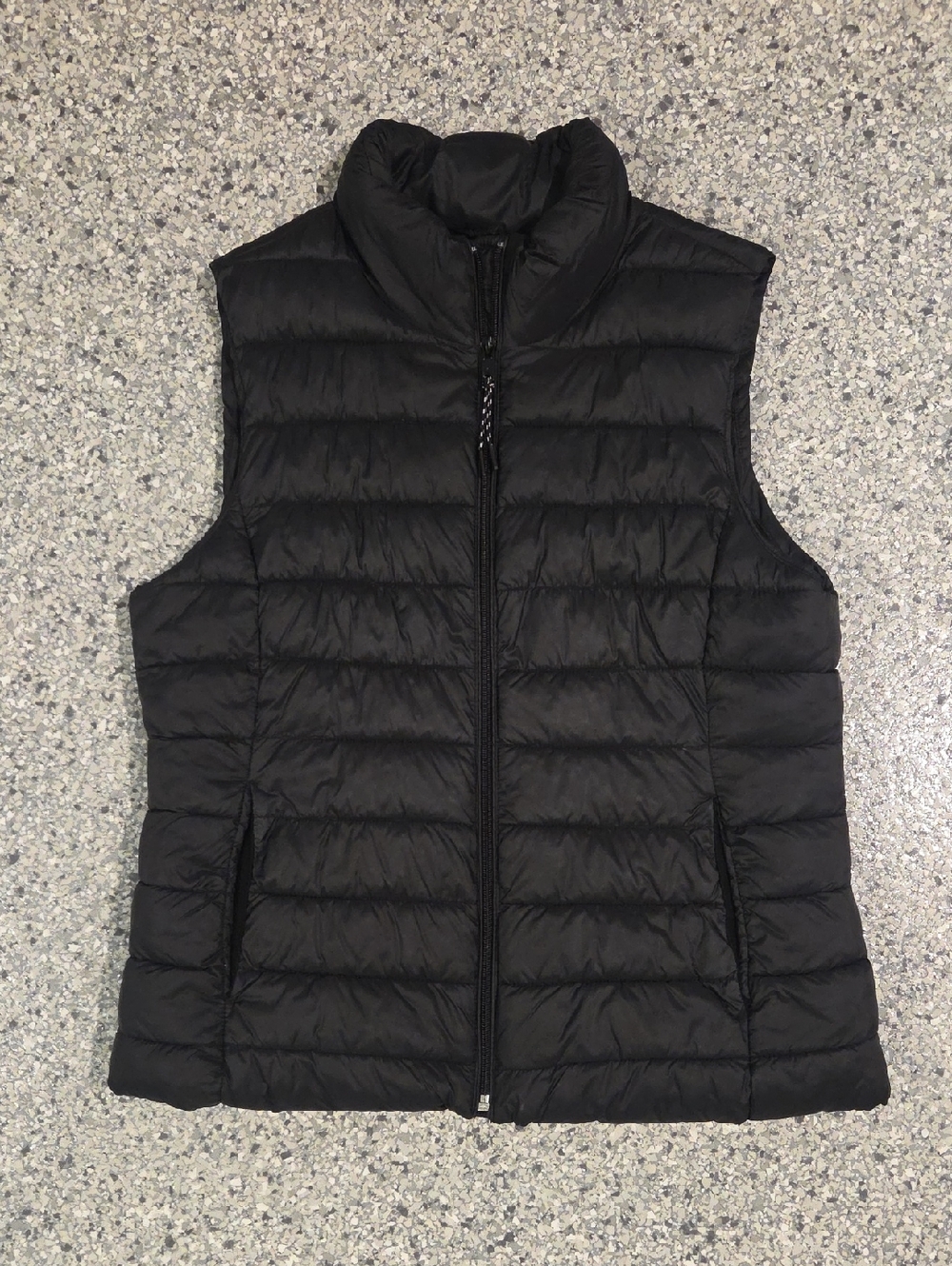 Black Gap Puffer Vest Size Medium